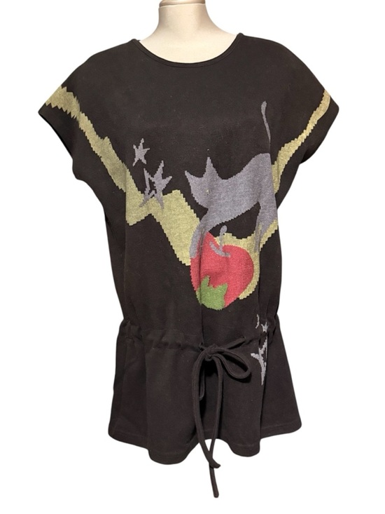 Huang Fei Tops - Black Short-Sleeve Drawstring Tunic with Cat & Apple Motif